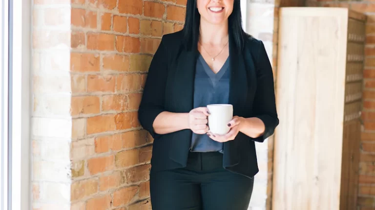 Fixed vs. Variable Rate Mortgages: Making the Right Choice in 2024 - Mortgage Tips mortgage article | Best Rates Canada